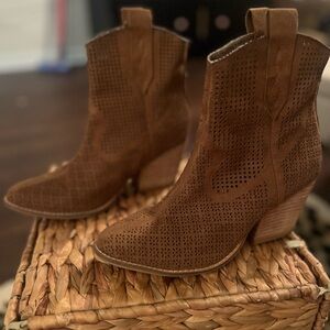 Coconuts By Matisse Booties